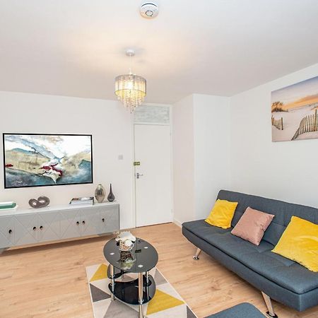 Stunning Four Bedroom House Close To Excel, O2 & Central London With Free Parking Dış mekan fotoğraf