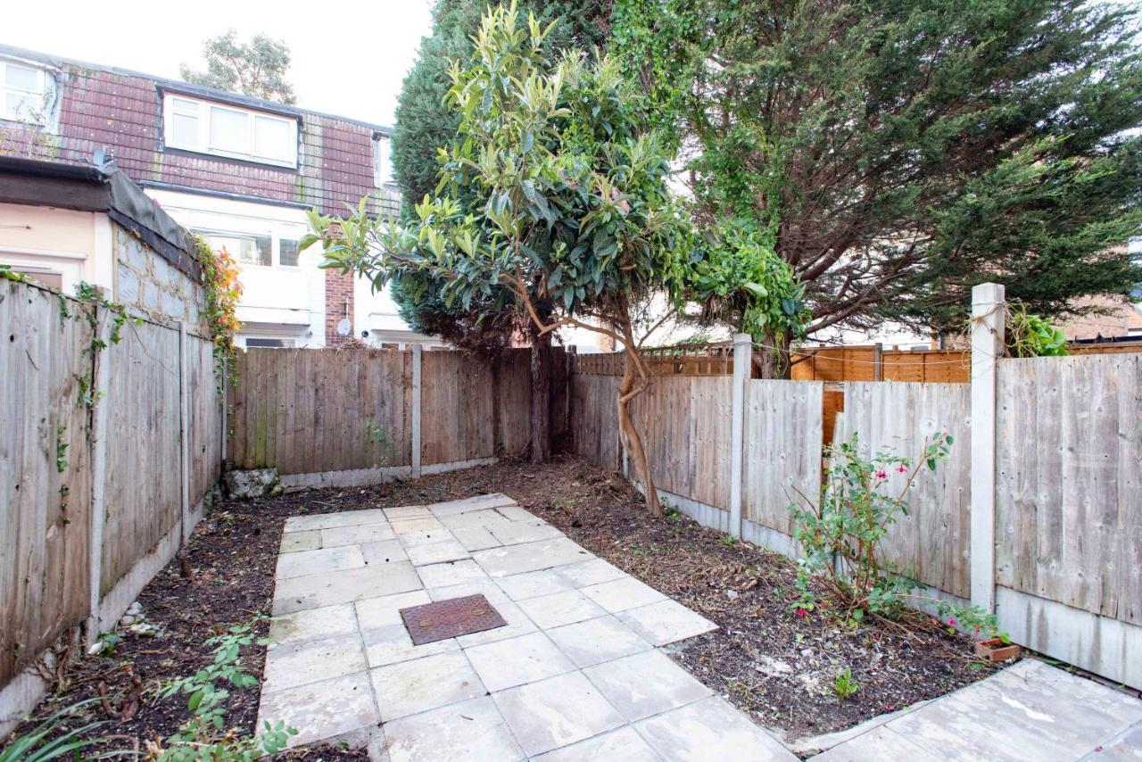Stunning Four Bedroom House Close To Excel, O2 & Central London With Free Parking Dış mekan fotoğraf