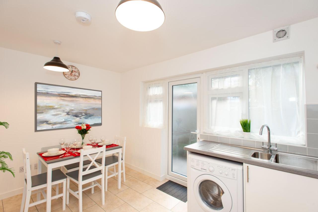Stunning Four Bedroom House Close To Excel, O2 & Central London With Free Parking Dış mekan fotoğraf