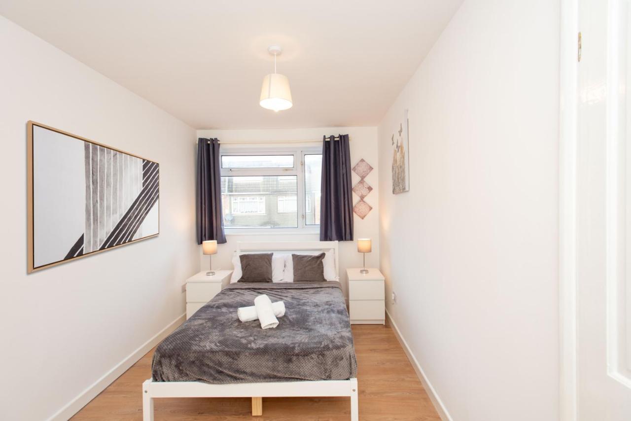 Stunning Four Bedroom House Close To Excel, O2 & Central London With Free Parking Dış mekan fotoğraf