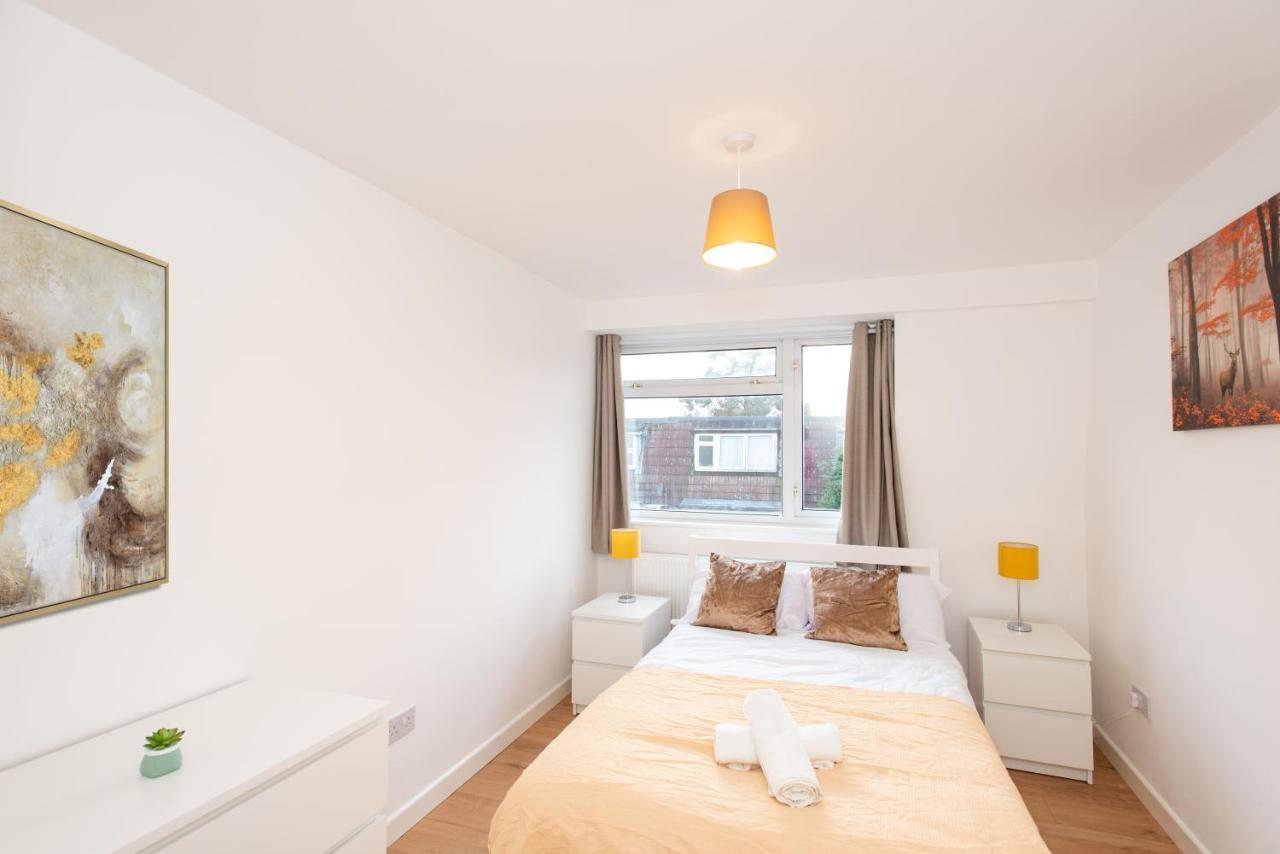 Stunning Four Bedroom House Close To Excel, O2 & Central London With Free Parking Dış mekan fotoğraf