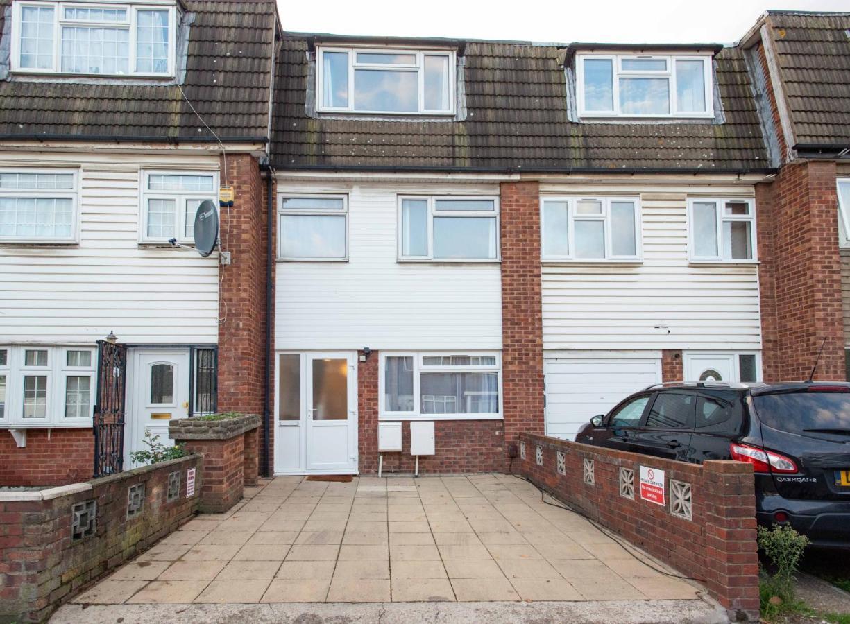 Stunning Four Bedroom House Close To Excel, O2 & Central London With Free Parking Dış mekan fotoğraf