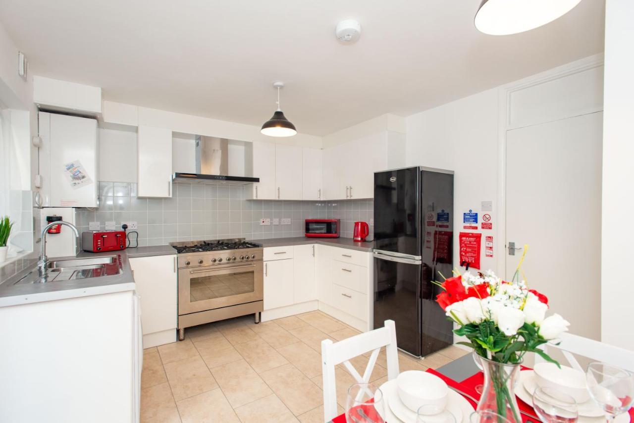 Stunning Four Bedroom House Close To Excel, O2 & Central London With Free Parking Dış mekan fotoğraf