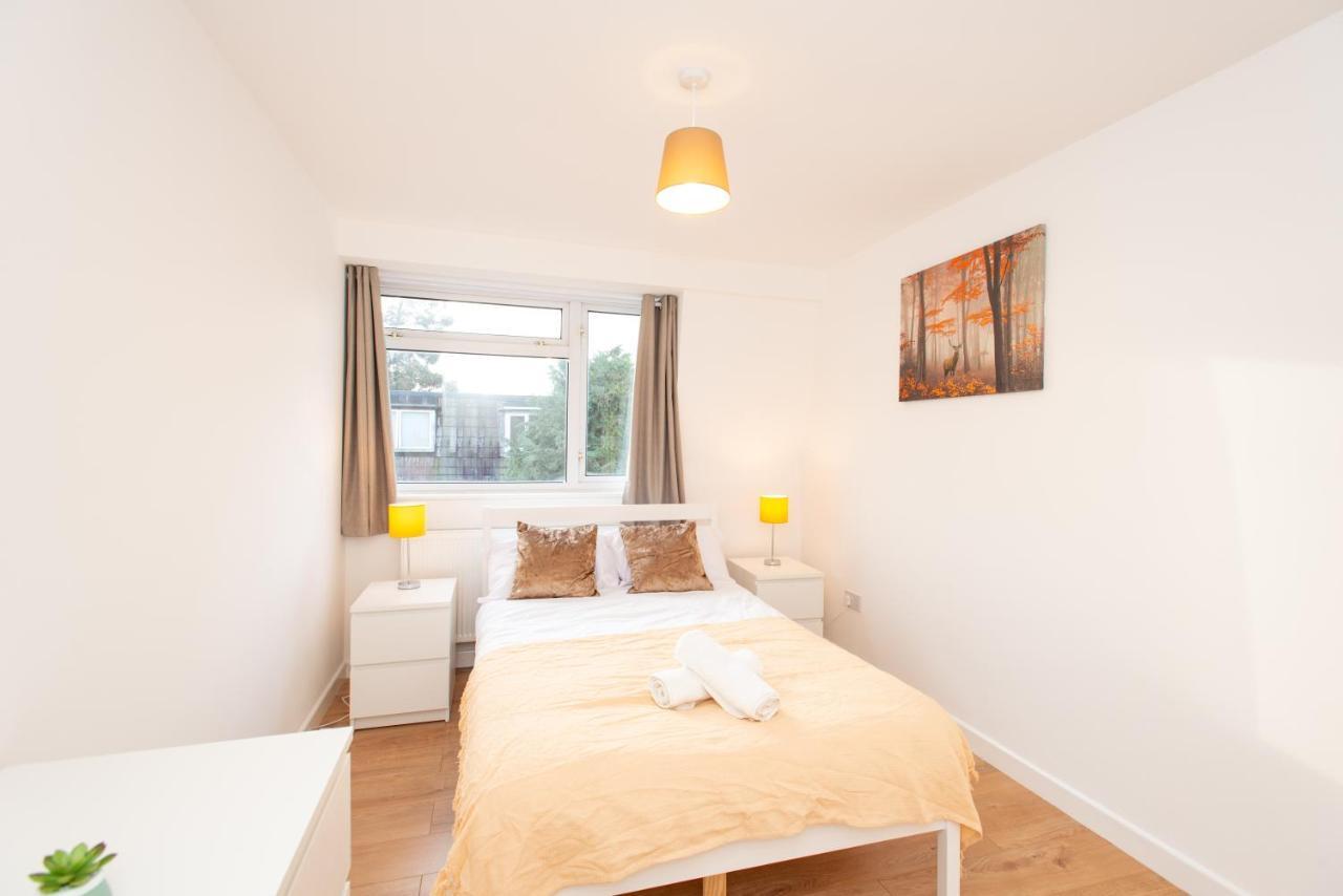 Stunning Four Bedroom House Close To Excel, O2 & Central London With Free Parking Dış mekan fotoğraf